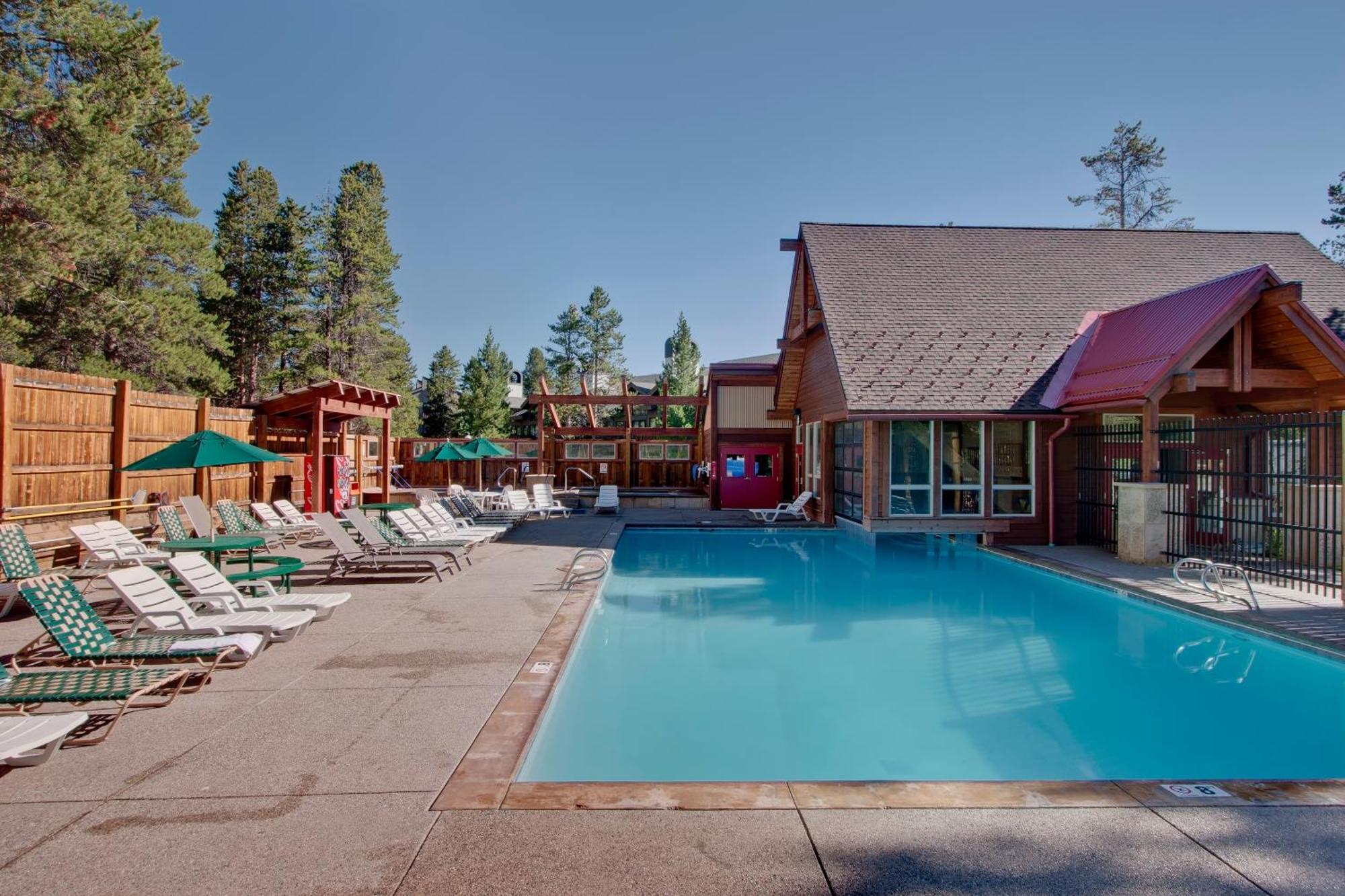 Pine Ridge Condos Брекънридж Екстериор снимка